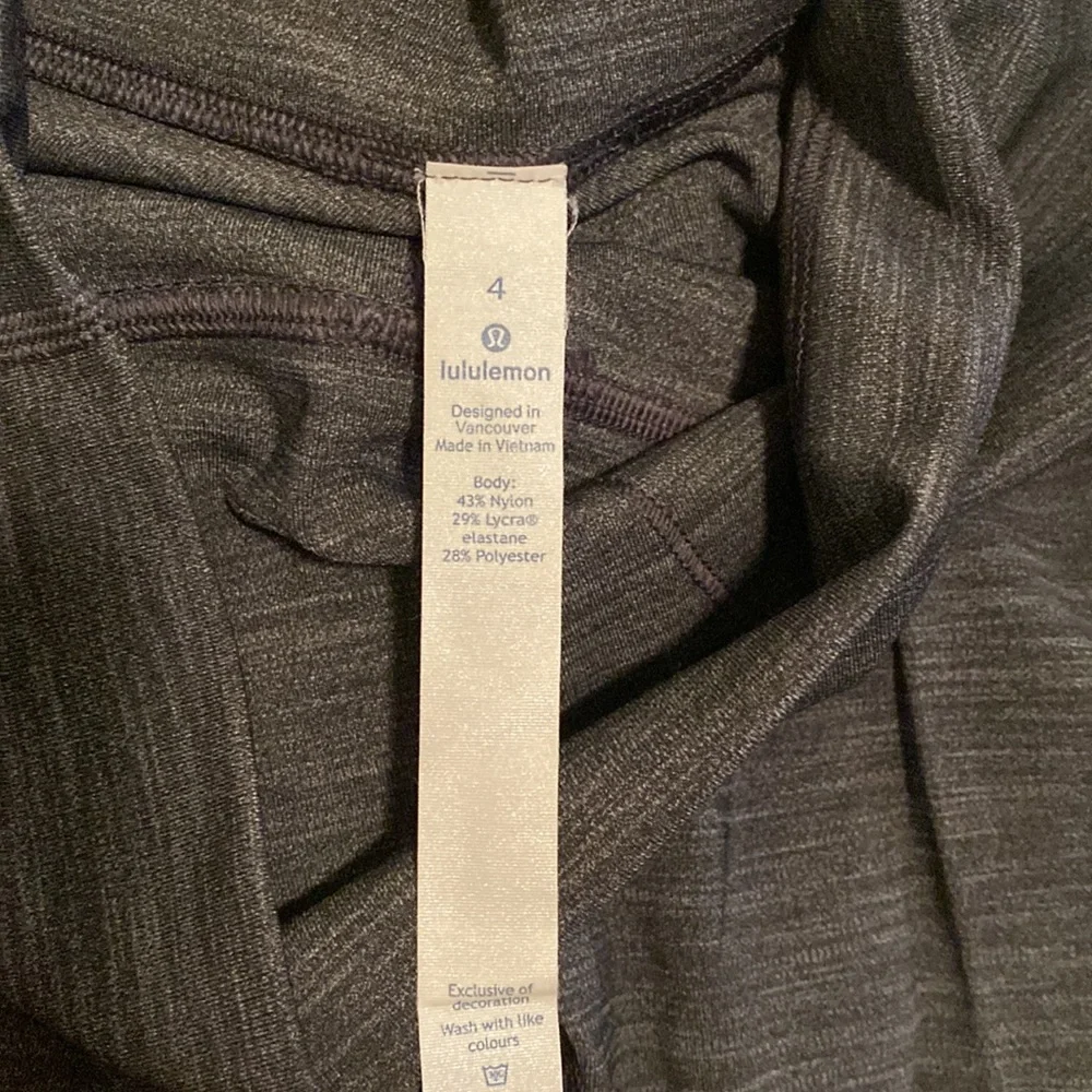 Grey lululemon leggings - Picture 3 of 5